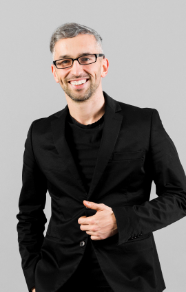 Consultor da EDS Contabilidade sorrindo representando contabilidade estratégica em São Paulo